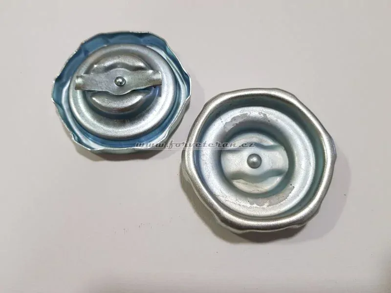Víčko oleje, víka ventilů ŠKODA ; 110044011