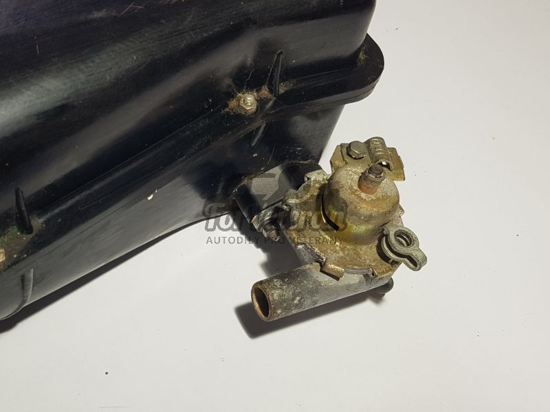 Podložka / příruba ventilu topení ŠKODA 1000MB, 100, 110R ; 110972604, 443963201034