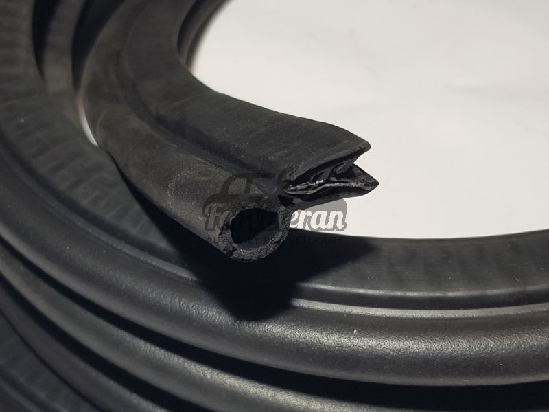 Těsnění přední kapoty/kufru ŠKODA Rapid, Garde ; 114791822