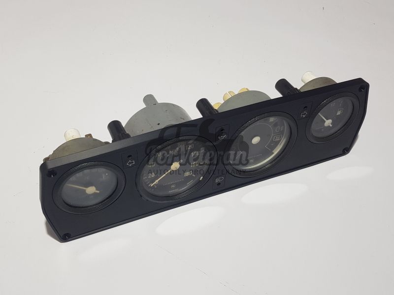 Panel přístrojové desky / rámeček budíků ŠKODA 105, 120 ; 113980113