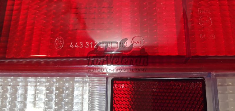 Sklo-kryt zadního světla Pravý ŠKODA 105, 120, 130, Rapid ; 114924263,114924266